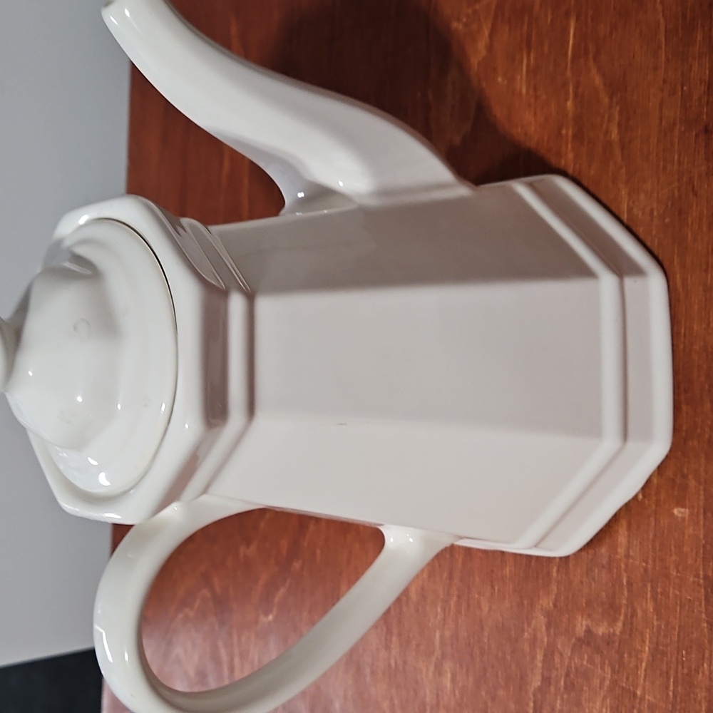 Tea or coffee pot- MAKE OFFER!